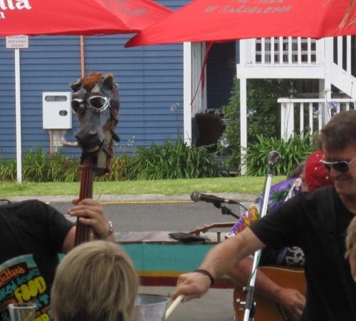 paikallisen rok pumpun keikalla